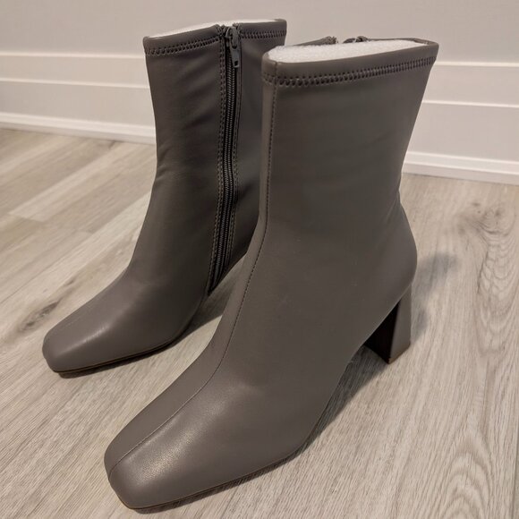 Steve Madden Women's Hali Ankle Boot - Picture 1 of 3